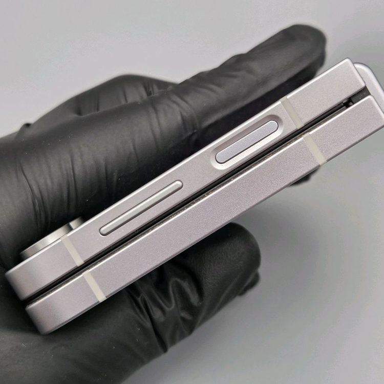 리퍼급)갤럭시Z플립6 무잔상 상태최상 중고폰 공기계--4