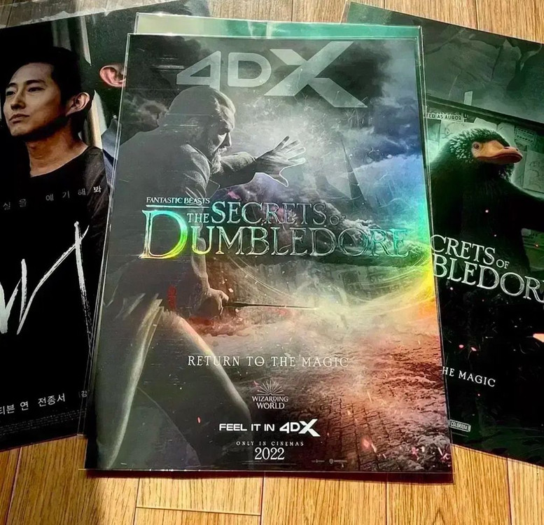 신비한동물들과덤블도어 뱃지 패키지 영화 동물사전 아이맥스포스터 필름마크아트카드 이미지