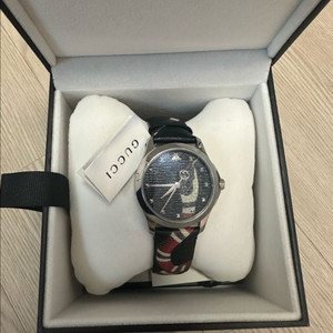 구찌 킹스네이크 블랙 126.4 정품 판매합니다