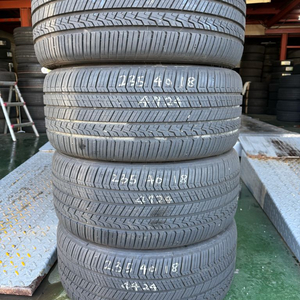 타이어 245/40R18