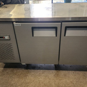 우성 테이블냉장고 1500 5자 CWS-150RT 팝니다