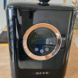 까루 음식물 처리기 블랙입니다.