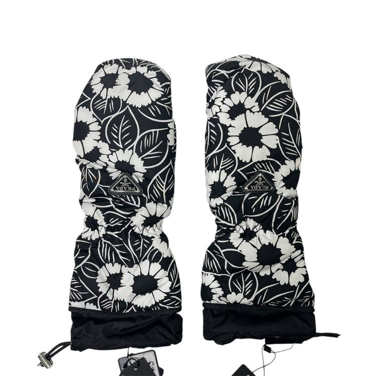 새상품 프라다 패딩 장갑 트라이앵글 로고 플라워 블랙--0