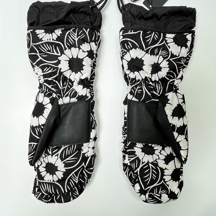 새상품 프라다 패딩 장갑 트라이앵글 로고 플라워 블랙--3