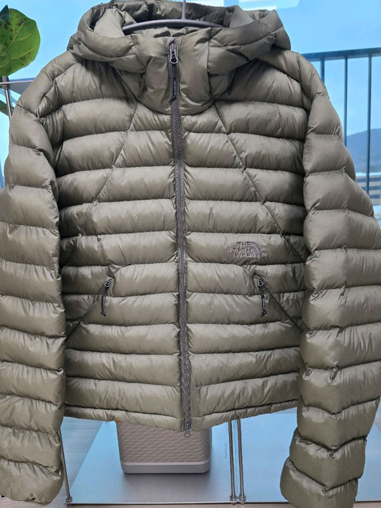 노스페이스 벤투스 온 라이트카키 우먼스 L--2