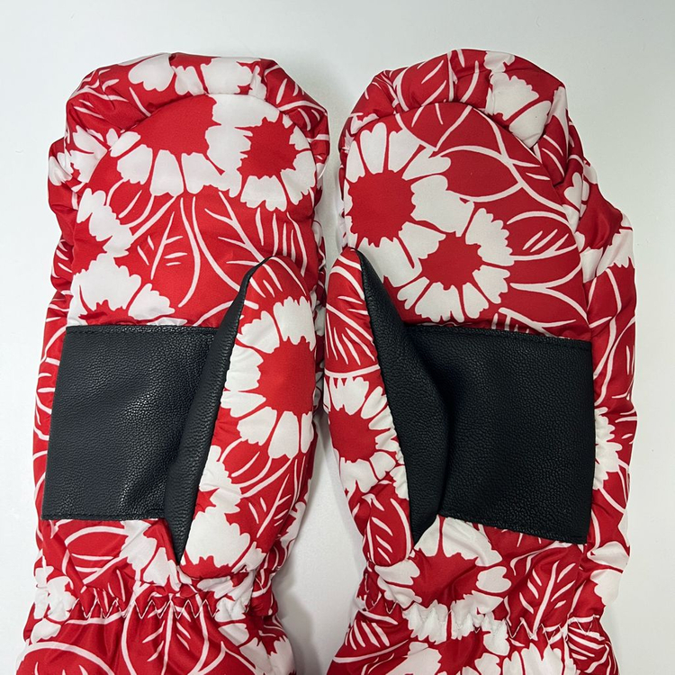 새상품 프라다 패딩 장갑 트라이앵글 로고 플라워 레드--4