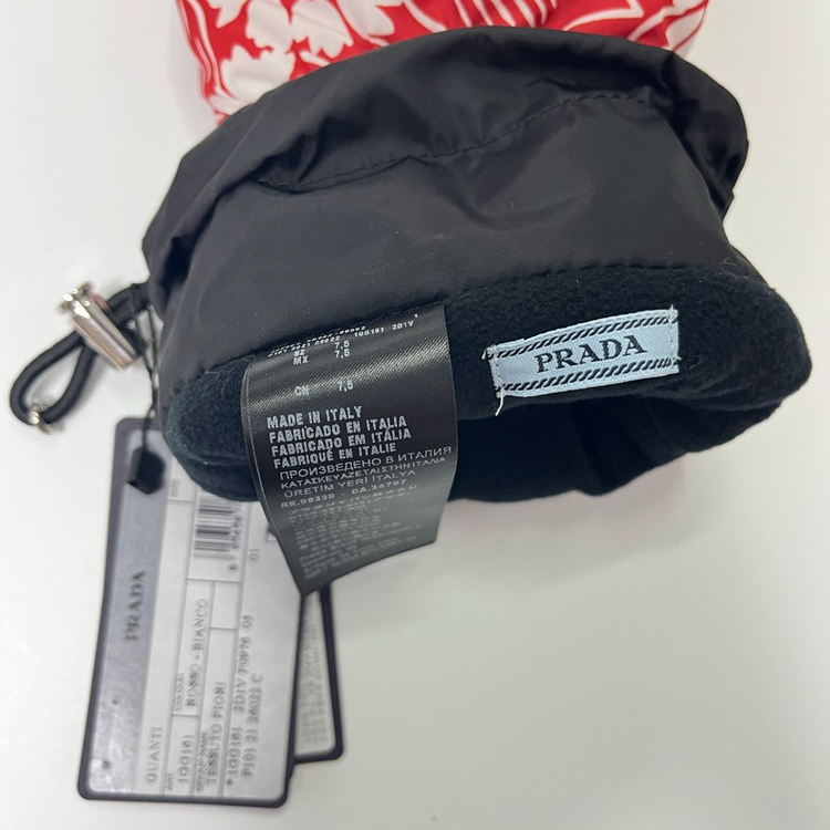 새상품 프라다 패딩 장갑 트라이앵글 로고 플라워 레드--8