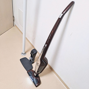 정상작동 일렉트로룩스 무선청소기 배터리빵빵함 브라운 2in1 스틱+핸디형