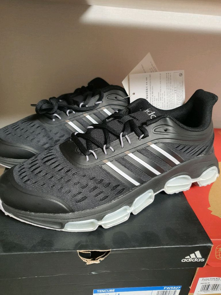 아디다스 텐큐브 러닝화--1
