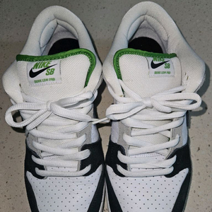 나이키 덩크 SB 로우 프로 블랙 클래식 그린 285