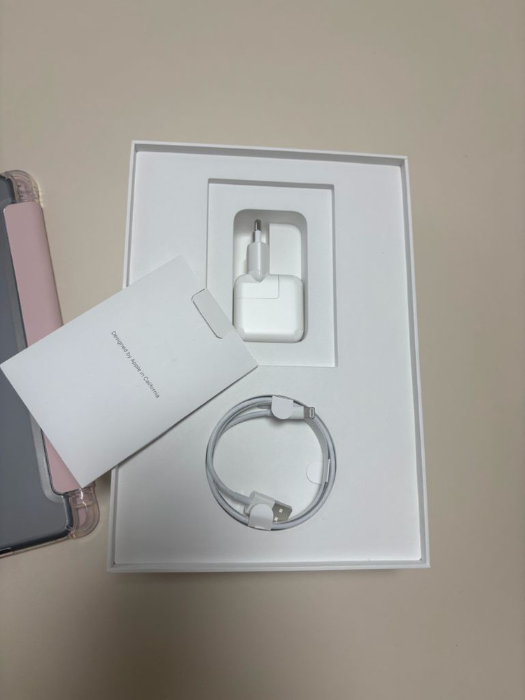 태블릿 64GB WiFi + 케이스 이미지