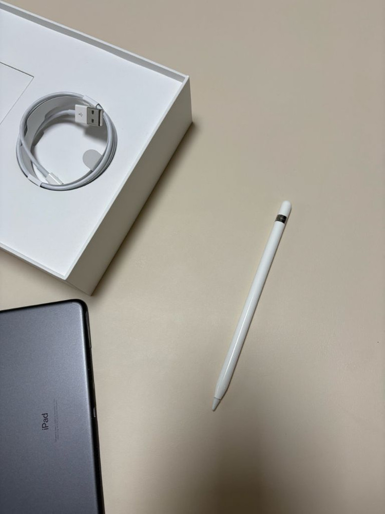 태블릿 64GB WiFi + 케이스 이미지