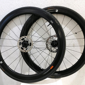 상태상) 자이언트 slr2 디스크 튜블리스 래디 카본휠셋 42미리 팝니다(로터포함) (39만)