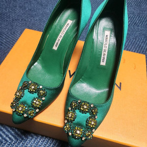 마놀로블라닉 항기시 그린90 사이즈 37 판매합니다