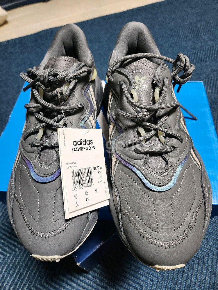 아디다스 오즈위고 250사이즈 새제품 판매합니다--1