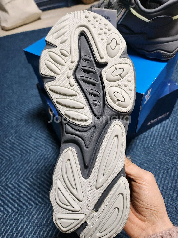 아디다스 오즈위고 250사이즈 새제품 판매합니다--6