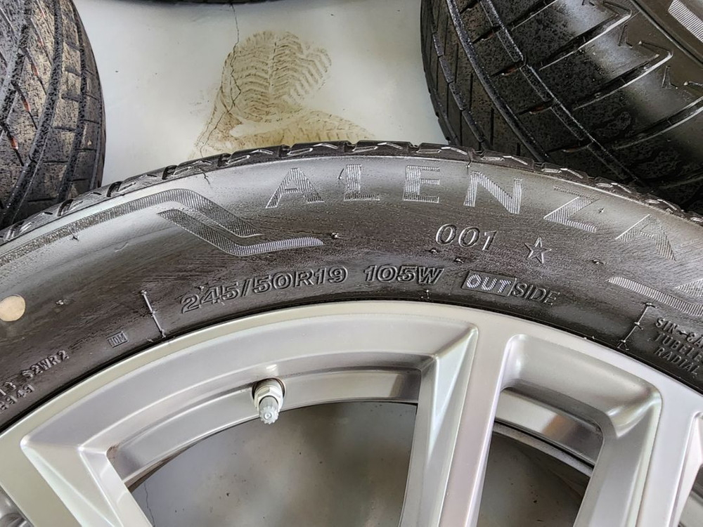 정품 BMW X3 X4 19인치 휠타이어 이미지