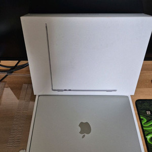 맥북 에어 M4 13인지 (16 / 512)