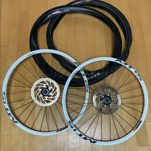 시마노 MT15. MTB용 26인치 디스크용 휠셋.