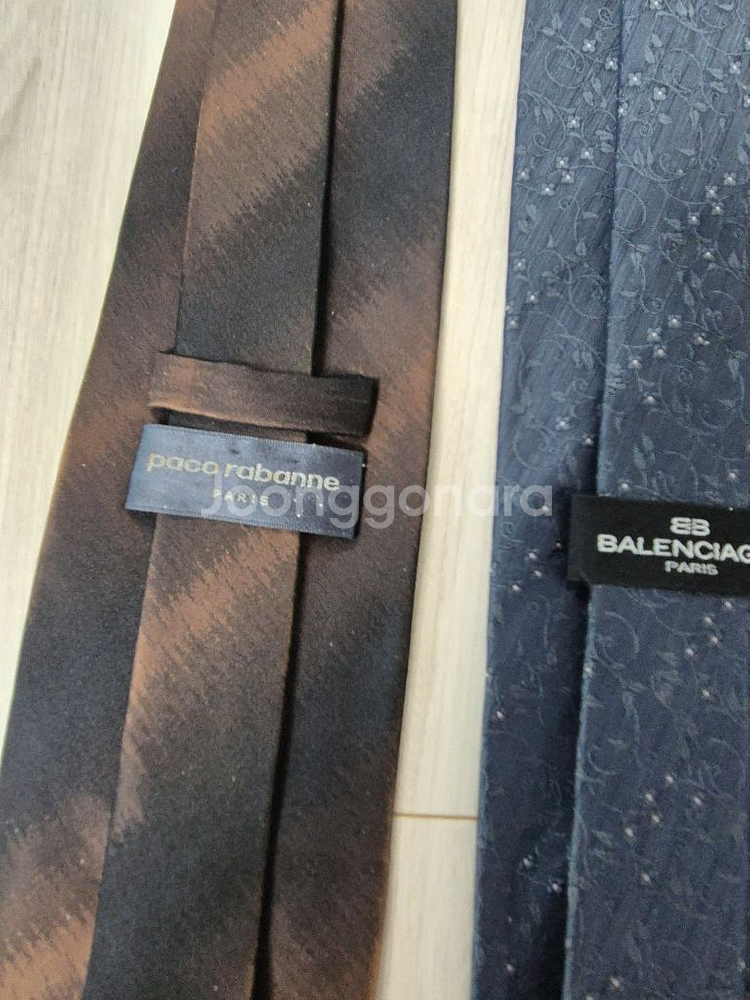 발레시아가 파코라반 넥타이 3개--5