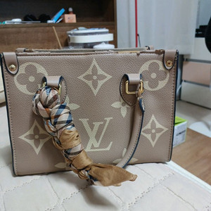 루이비통 온더고 BB백 베이지+스카프