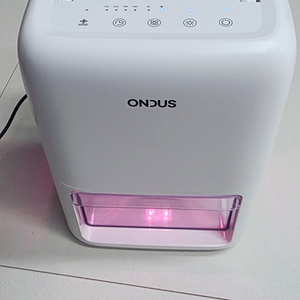 소형 제습기 팝니다.