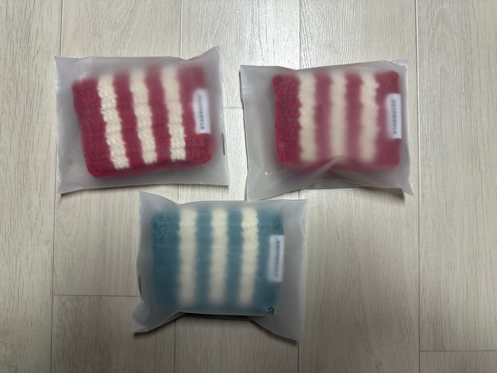 스타벅스 니트 카드지갑 블루 레드 이미지