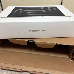 미개봉 풀박 맥북 프로 14 M5 24GB 1TB 급처