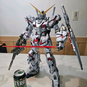 메가사이즈 건담 유니콘 도색작 팝니다