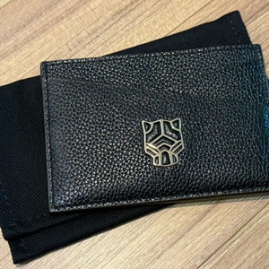 까르띠에 카드지갑 새제품 선물용 가능한거 판매합니다