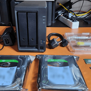 시놀로지DS723+ 램2G + 아이언울프"프로" 8TB [AS 있음]