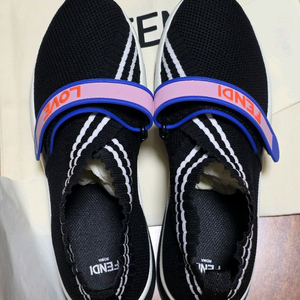 정품 펜디 러브 벨크로 니트 삭스 스니커즈 37 미착용 새제품