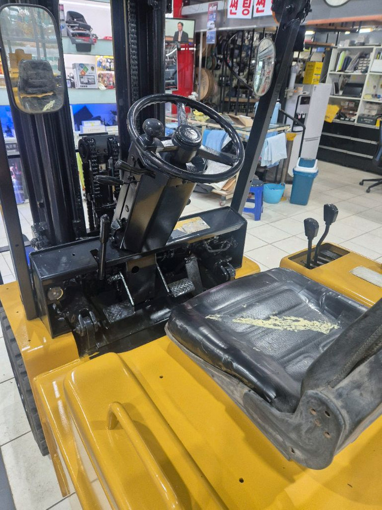 3톤 3단지게차--4