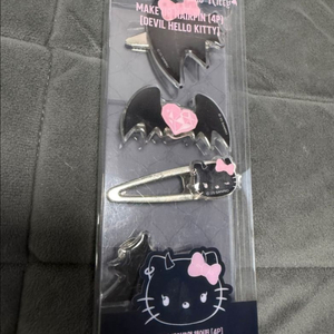 필리밀리 헬로키티 악마버전 헤어핀&거울 이미지
