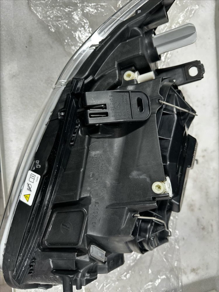 BMW E87 헤드라이트 7273832-03--1