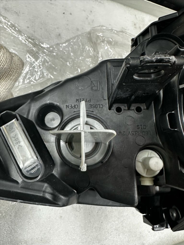 BMW E87 헤드라이트 7273832-03--3