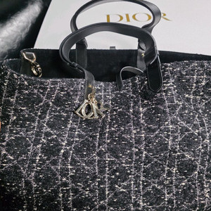 디올 뚜주르 트위드 토트백 라지 이미지
