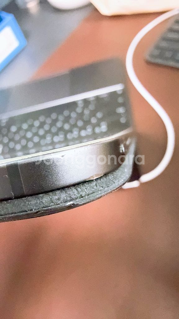 아이패드 프로 13 M4 셀룰러 256G (매직 키보드 포함)--2