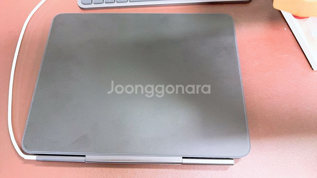 아이패드 프로 13 M4 셀룰러 256G (매직 키보드 포함)--5