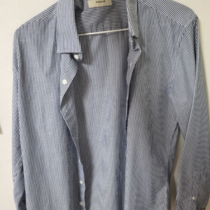 청색 스트라이프 셔츠