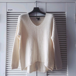 H&M 아이보리 V넥 니트(m사이즈)새것