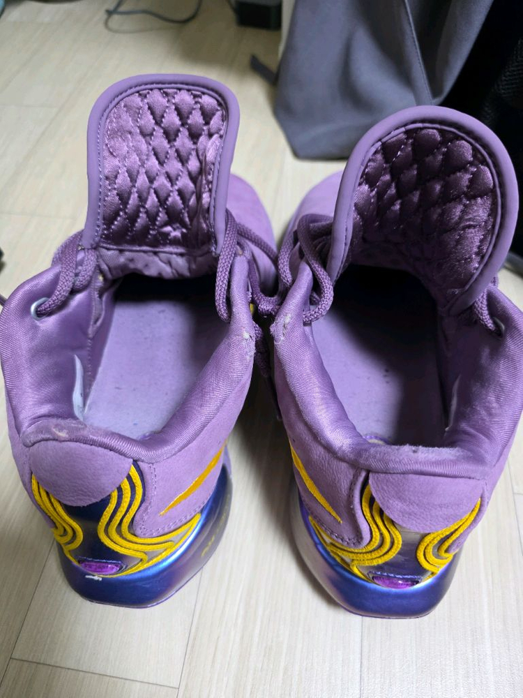 르브론 21 레이커스 어웨이--2