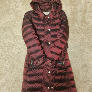 정품) 버버리 여성 롱패딩 애쉬무어 버건디 xs 새것같음 이미지