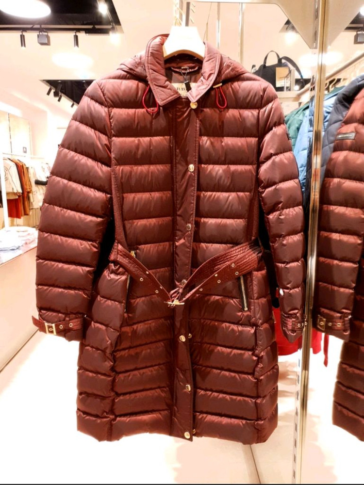 정품) 버버리 여성 롱패딩 애쉬무어 버건디 xs 새것같음 이미지