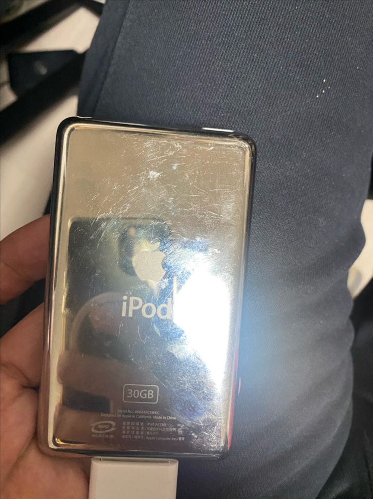 애플 아이팟 비디오 5세대 클래식 30GB A1136 이미지