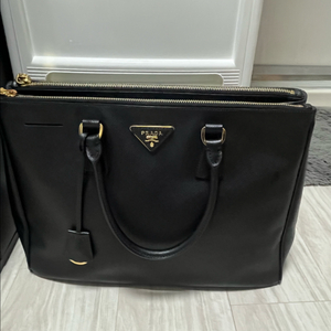 프라다 사피아노 토트백 OS 사이즈