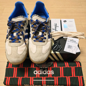 [275] 아디다스 x 웨일스 보너 삼바 원더 클레이 로얄 블루
