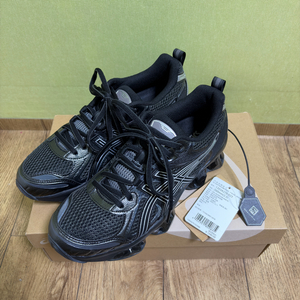 [260] 아식스 젤 퀀텀 키네틱 그래파이트 블랙