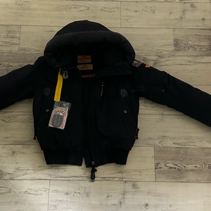 파라점퍼스 고비 23fw 새상품급팝니당