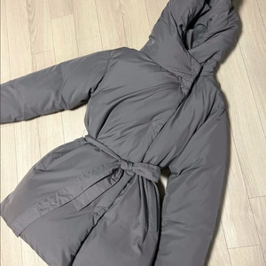 DKNY 보들 후드 벨트 덕다운 하프기장 숏패딩 오리털 점퍼 자켓 카키그레이